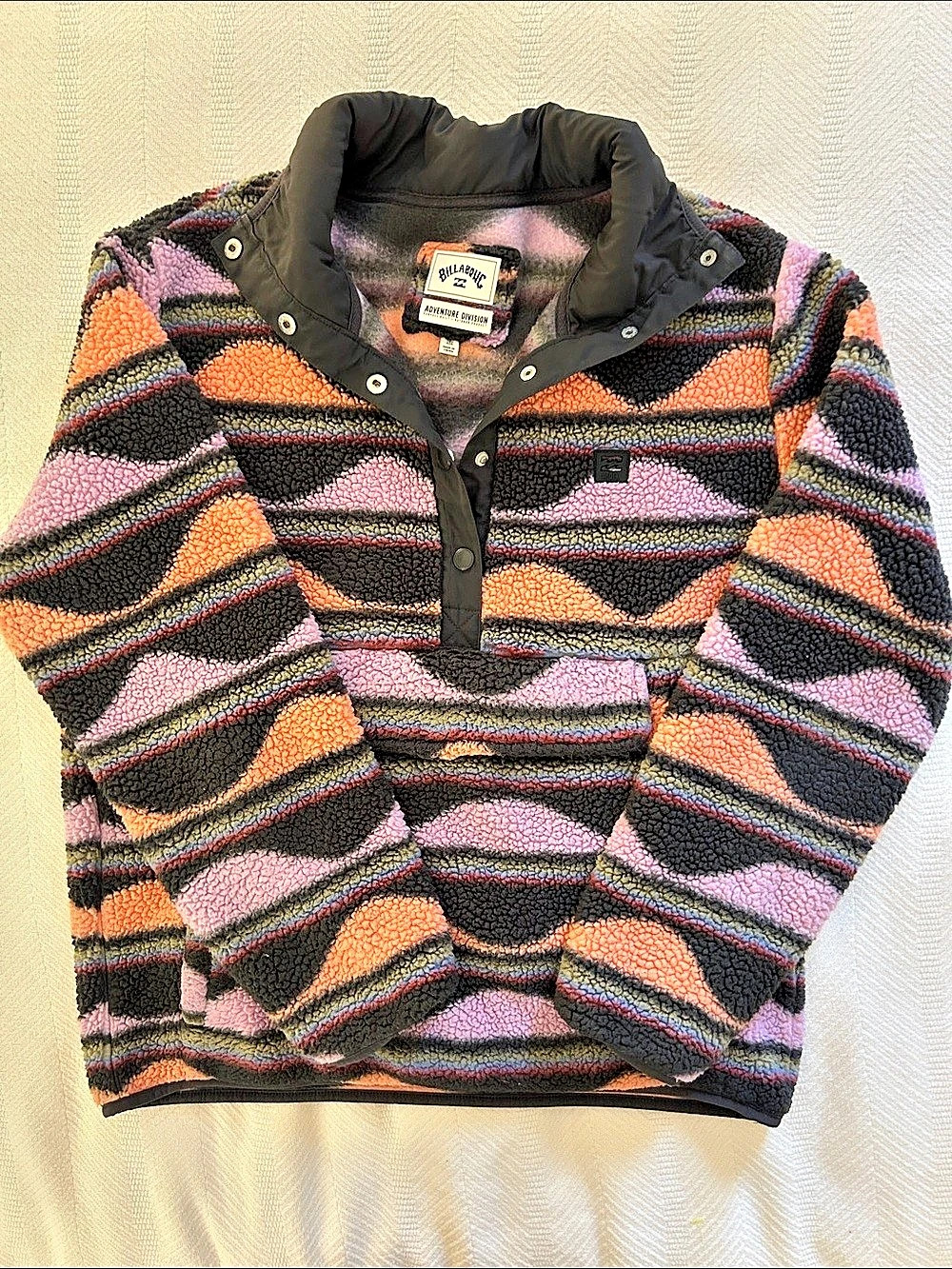 Billabong switchback Pullover in Black & Pink Size Large